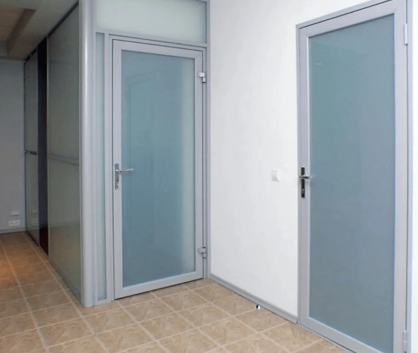 Пластиковые двери