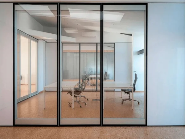 Перегородки стеклянные офисные раздвижные